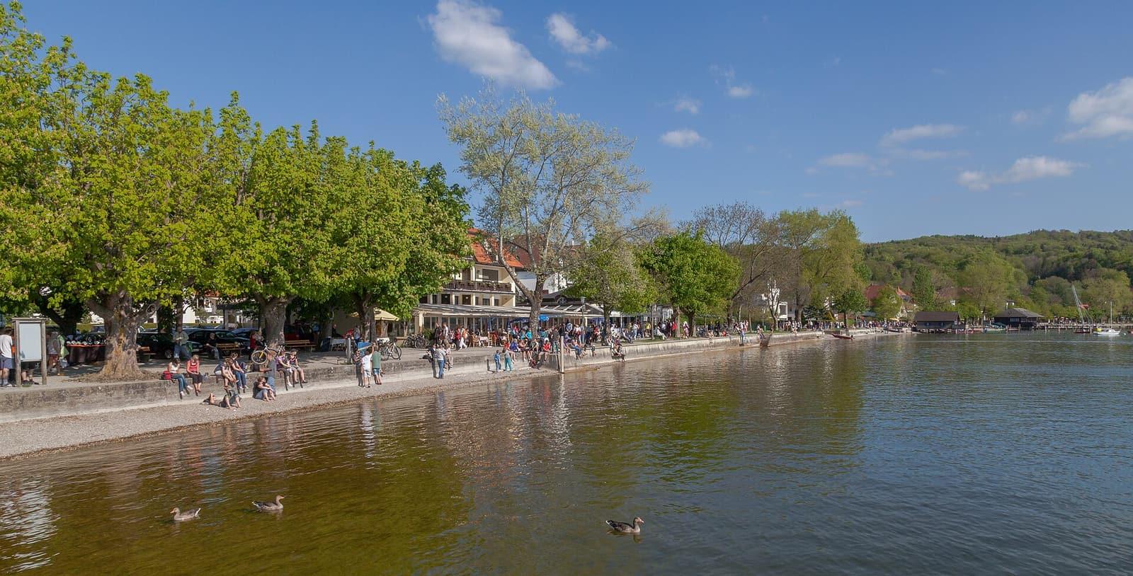 Uferpromenade am Ammersee in Herrsching